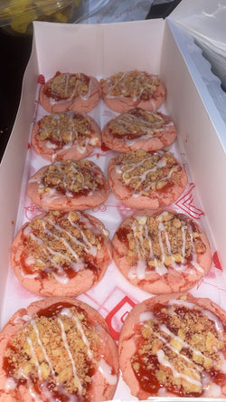 Strawberry crunch cookies